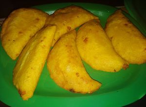Una foto de Empanadas rellenas con queso y salchicha ranchera