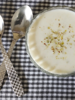ચોખા ની ખીર (Rice Kheer Recipe In Gujarati) રેસીપી મુખ્ય ફોટો