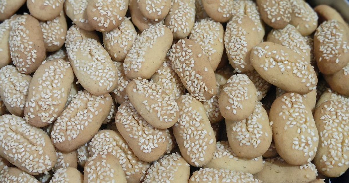 Qiz kokraklarini silkitadi Yalangoch sayohat video