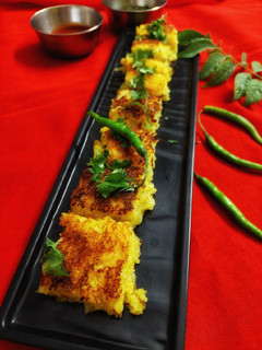 लौकी का ढोकला (lauki ka dhokla recipe in Hindi) रेसिपी मुख्य फोटो