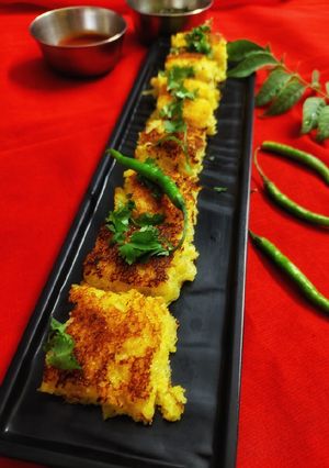 लौकी का ढोकला (lauki ka dhokla recipe in Hindi) रेसिपी मुख्य फोटो