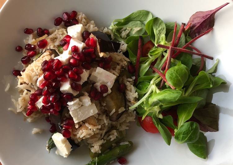 Asparagus, aubergine, feta and pomegranate rice π₯
