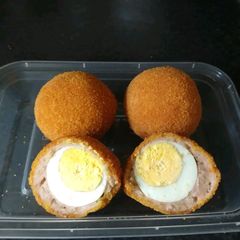 Scotch egg A picture of Scotch egg.