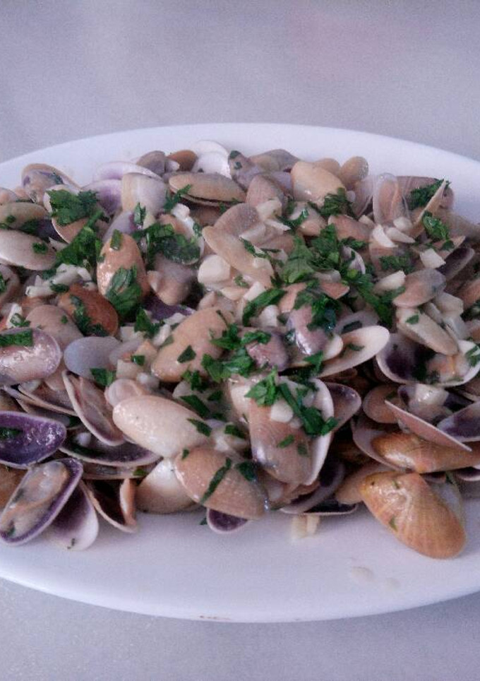 Una foto de Coquinas de Matalascañas a mi estilo (Tellinas en levante)