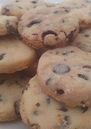 Una foto de Galletitas de vainilla, chispas, almendras y avellanas 🍪🍪🍪