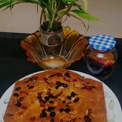 A picture of Plum cake.