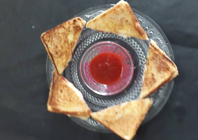 Onion tomato cheesey toast