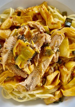 Une photo de Spaghettis aux sardines et artichauts