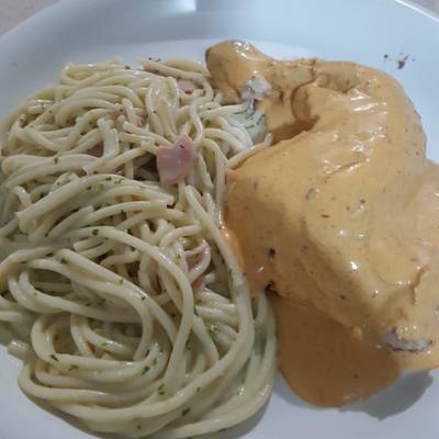 Pollo con crema y spagetti blanco Receta de Paloma Guerra- Cookpad