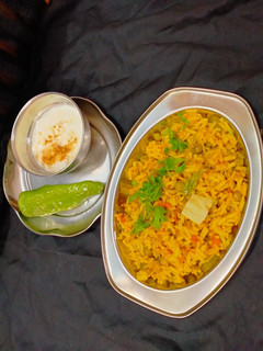 બ્રાઉન રાઈસ પુલાવ (Brown Rice Pulao Recipe In Gujarati) રેસીપી મુખ્ય ફોટો