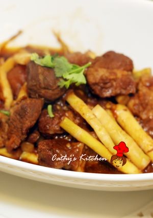 中西組合食材大勝 - 茄汁酸甜控肉 tomato braised pork 的食譜成品照片