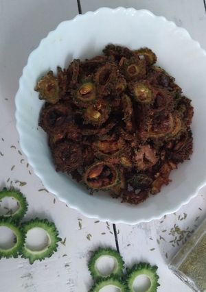 A picture of Bittergourd chips.