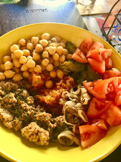 Una foto de Ensalada tibia 😅🤷🏻♀️