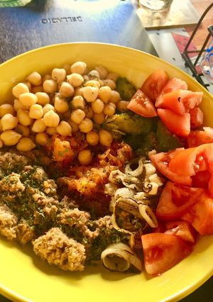 Una foto de Ensalada tibia 😅🤷🏻‍♀️