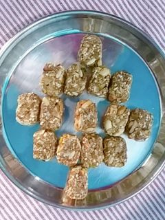 உலர் பழங்கள் பர்பி  /Dry Fruits Burfi (Ularpazhankal burfi recipe in tamil) செய்முறை முக்கிய புகைப்படம்