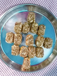 உலர் பழங்கள் பர்பி /Dry Fruits Burfi (Ularpazhankal burfi recipe in tamil) செய்முறை முக்கிய புகைப்படம்