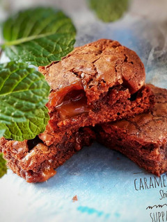 Foto resep Caramel Brownies Shiny Crust
