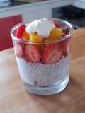 Postre de chía frutal