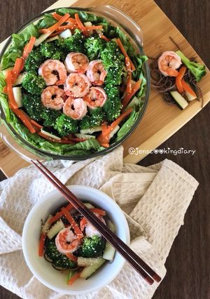 A picture of Shrimp Cold Somen Salad.