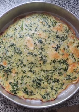 Una foto de Tarta de kale y papa con base de papas