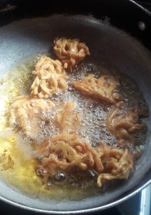 आलू के पकौड़ी (aloo ki pakodi recipe in hindi) रेसिपी मुख्य फोटो
