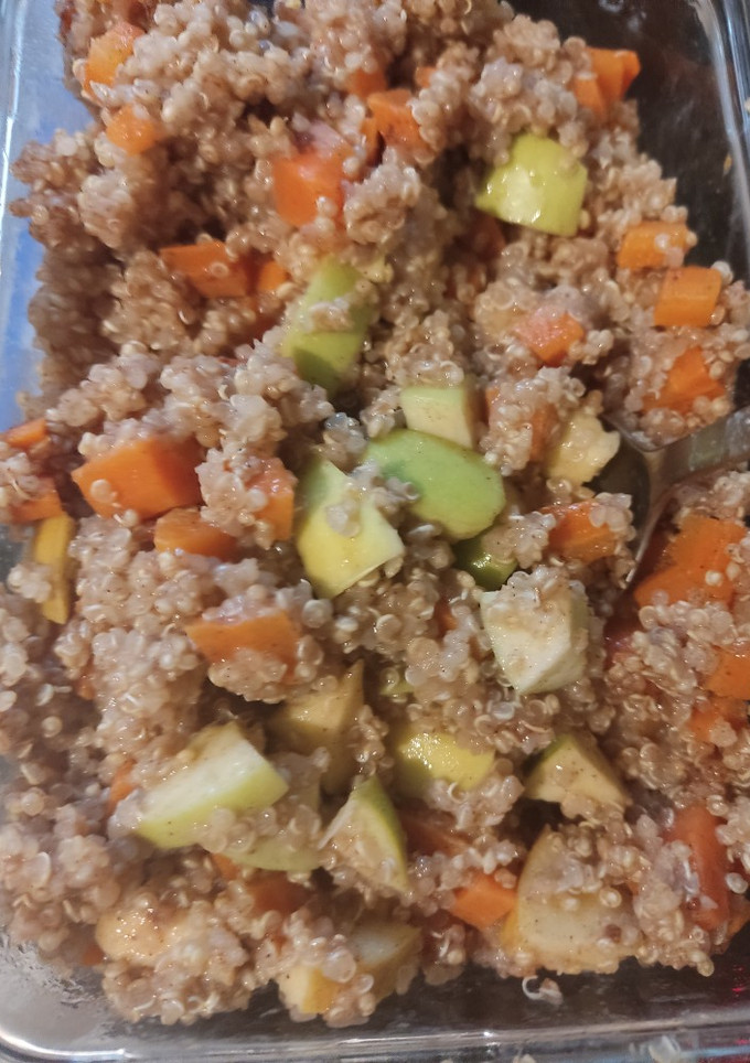 Una foto de Quinoa con canela y manzana