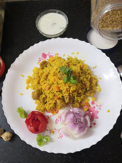 સોયા ચંક્સ પુલાવ(Soya Chunks Pulao Recipe In Gujarati) રેસીપી મુખ્ય ફોટો