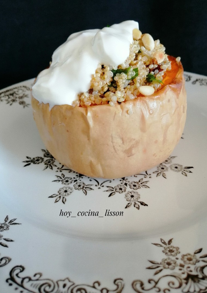 Una foto de Calabaza asada con ensalada de quinoa