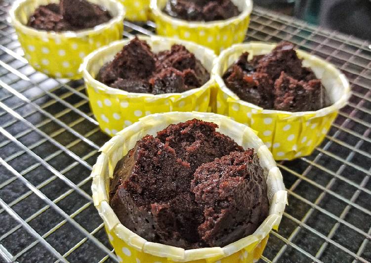 Bagaimana Membuat Eggless Cupcake Coklat Lembut Tanpa Mikser Tanpa Oven, Enak