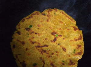 A picture of Bajra And Methi Roti.