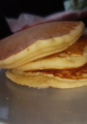 A picture of The fluffiest pancakes.