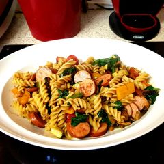 A picture of My Smoked Sausage & peppercorn Sauce Pasta. 💛.