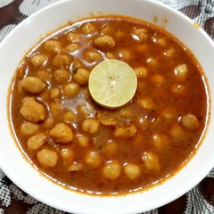 A picture of Chana masala.