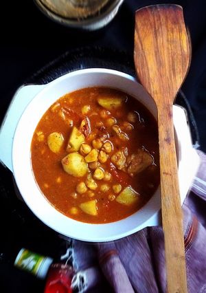 কাবুলি চানার তরকারি (kabuli chana r tarkari recipe in bengali) রেসিপির প্রধান ছবি