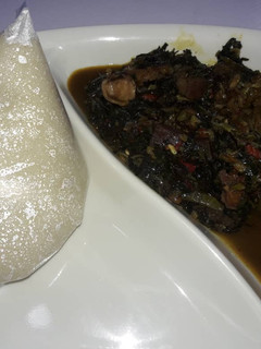 A picture of Vegetable soup and semo.