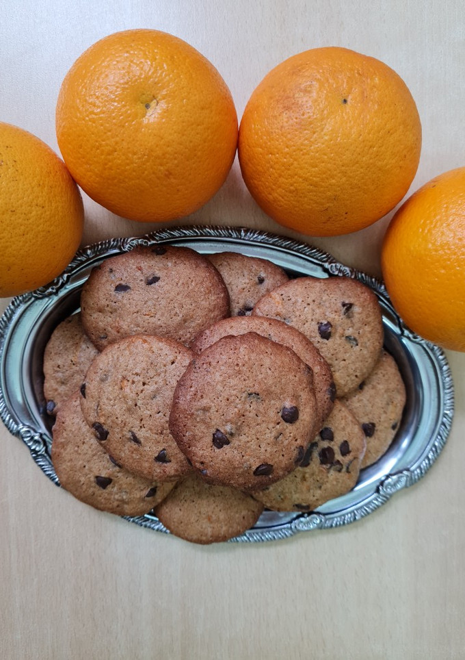 Una foto de Galletas integrales de naranja y chocolate, receta de Tere ♥