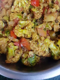 आलू गोभी की सूखी सब्जी(aloo gobhi ki sukhi sabzi recipe in hindi) रेसिपी मुख्य फोटो