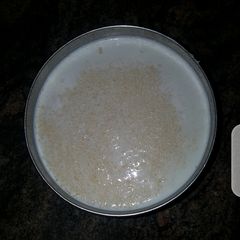 A picture of Couscous pudding.