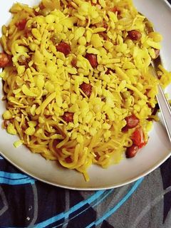 चटपटी नमकीन मैगी (Chatpati namkeen maggi recipe in hindi) रेसिपी मुख्य फोटो