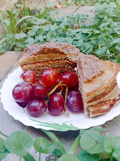 Una foto de Tortitas con mermelada de uvas