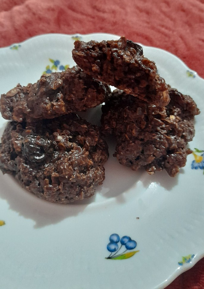 Una foto de Galletitas de avena y cacao con pasas de uva