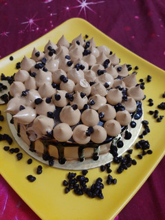 आटा चॉकलेट केक विथ चोको चिप्स (aata chocolate cake with choco chips recipe in HIndi) रेसिपी मुख्य फोटो