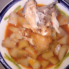 A picture of Yam porradge and chicken.