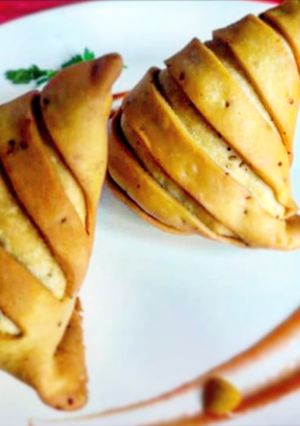 A picture of Punjabi Samosa.