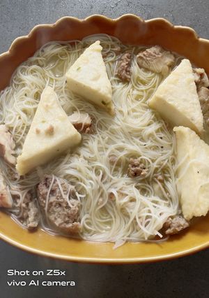 A picture of Instant Rice Noodle with Pork.