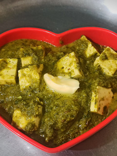 પાલક પનીર (Palak Paneer Recipe In Gujarati) રેસીપી મુખ્ય ફોટો
