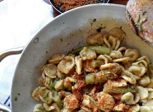 Foto di Orecchiette con puntarelle e acciughe