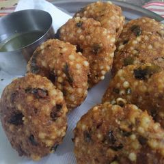 A picture of Sabudana vada.