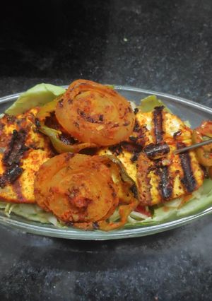 A picture of Veg Grilled Paneer Salad.