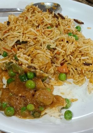 A picture of Matar Pulao.